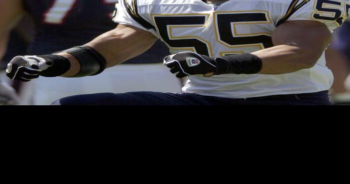 Junior Seau, Famed N.F.L. Linebacker, Dies at 43; Suicide Is Suspected -  The New York Times