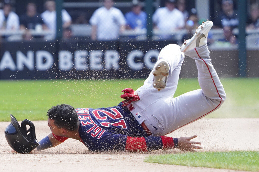 White Sox catcher Yasmani Grandal 'making progress' with injured knee -  Chicago Sun-Times
