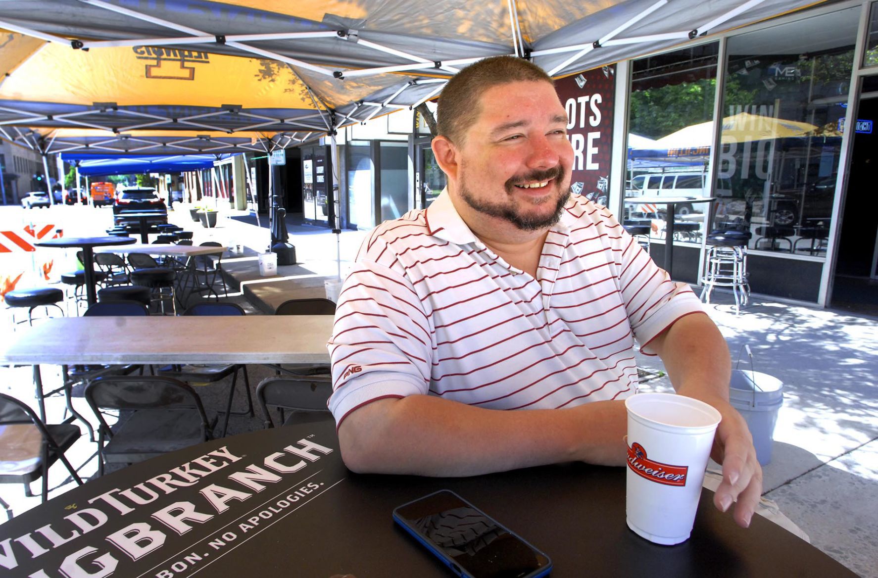 Outdoor dining brings smiles to Bloomington-Normal patrons hungry for restaurant experience pic