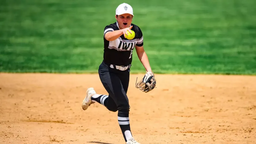 Beckman Adds Rawlings Gold Glove to Resume