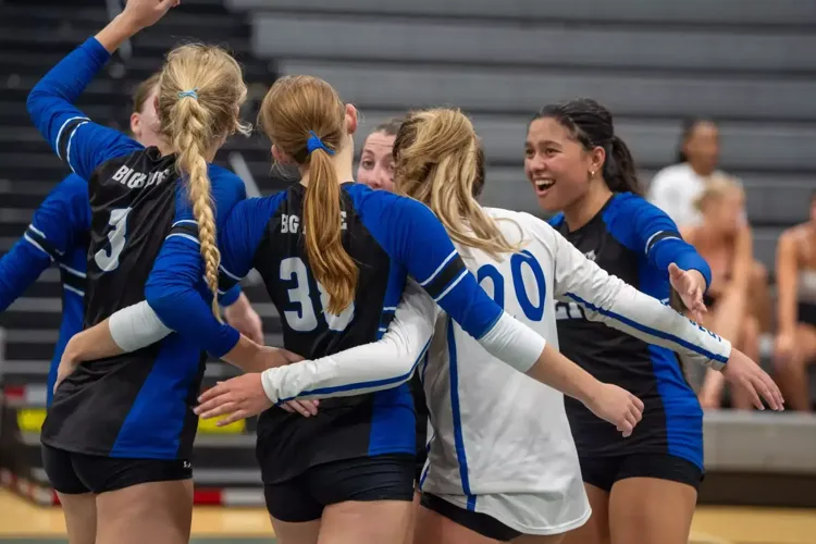 Volleyball Bounces Back With a 5-3 Start