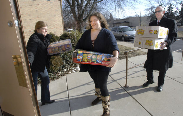 Congregrations team up to throw Super Bowl bash for homeless
