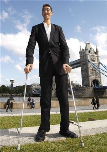 Guinness World Records - - Throwback Thursday: Tallest Man Ever