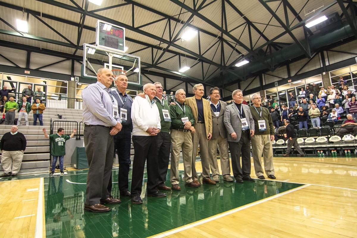 Illinois Wesleyan basketball closes with a flourish to topple North