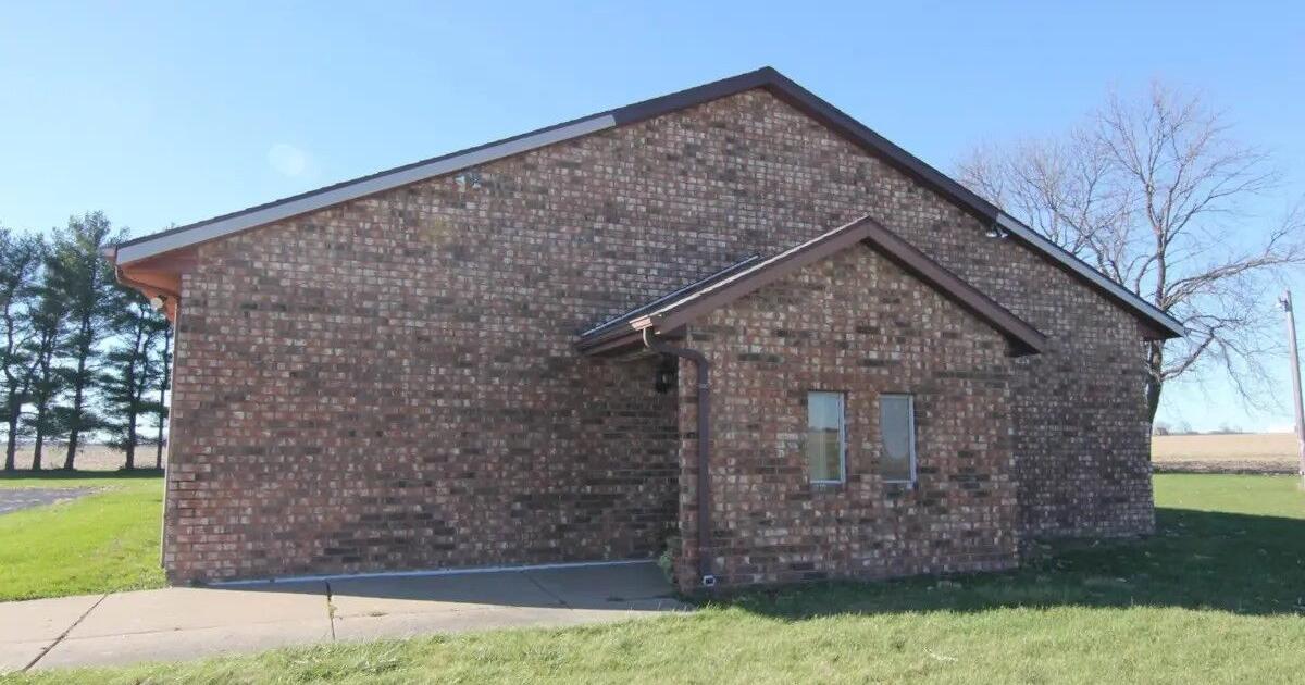 Woodford Cty to buy former church in Metamora for animal-control facility