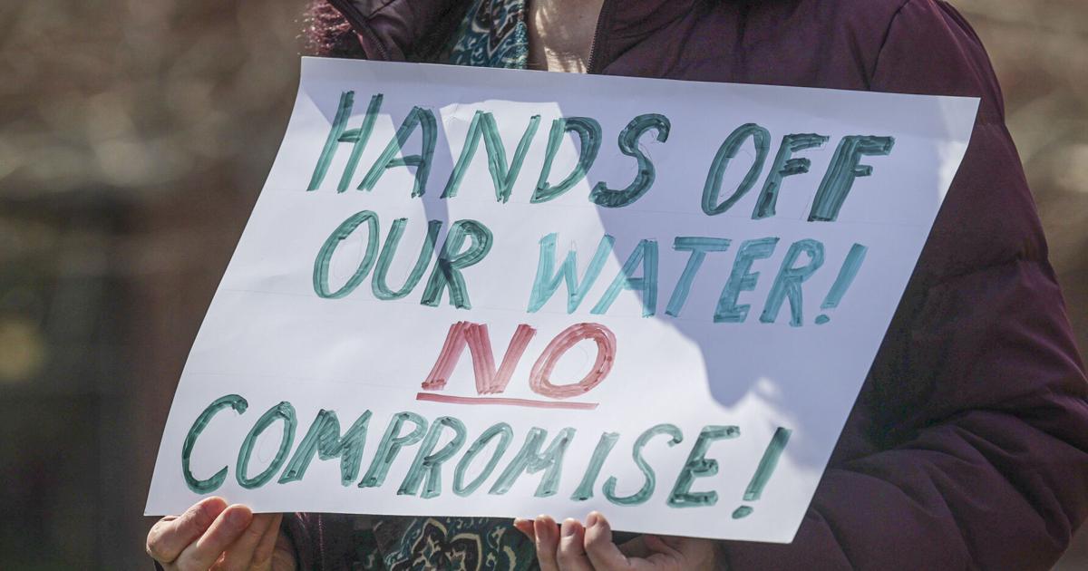 Mahomet Aquifer bill advances, but language change sparks concern