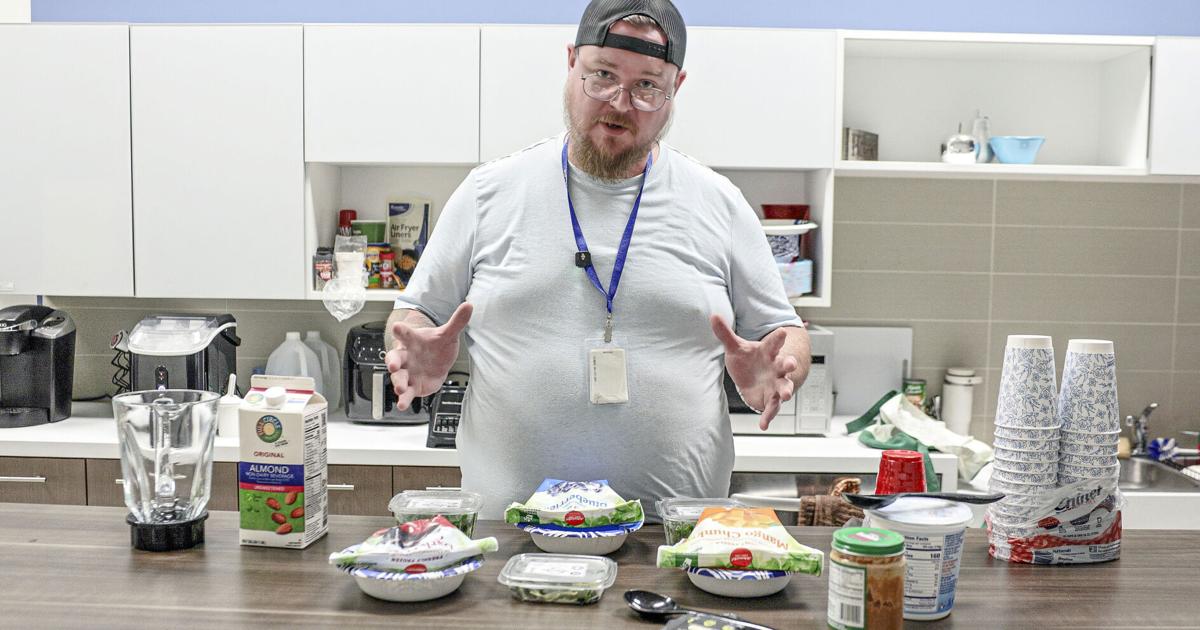 The Blending Board: Smoothies with Mike Grow Greens.