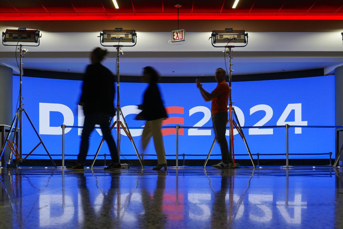 Chicago gets ready for prime time as national TV networks converge on DNC