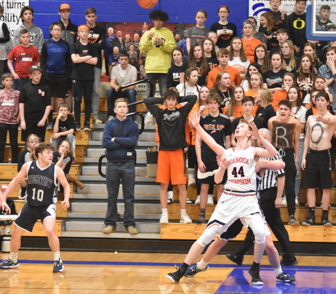 No 2 Roanoke Benson Rolls On With Sectional Championship Win Over
