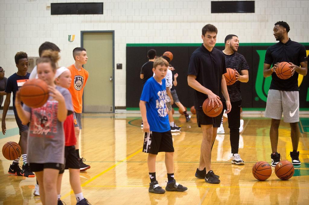 Bates Diop Brings Nba Vibe Back To U High Basketball