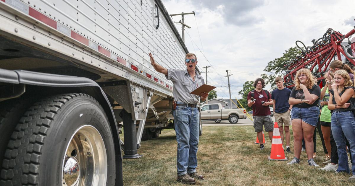 Rural Route Safety Day educates new drivers ahead of harvest season in McLean Cty