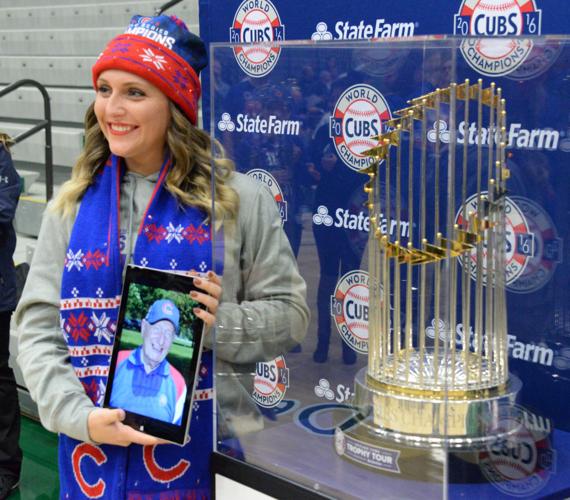 Hundreds wait in line to see Cubs World Series trophy