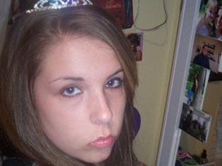 Mom accused in MySpace cyberbullying case leaving town with family 