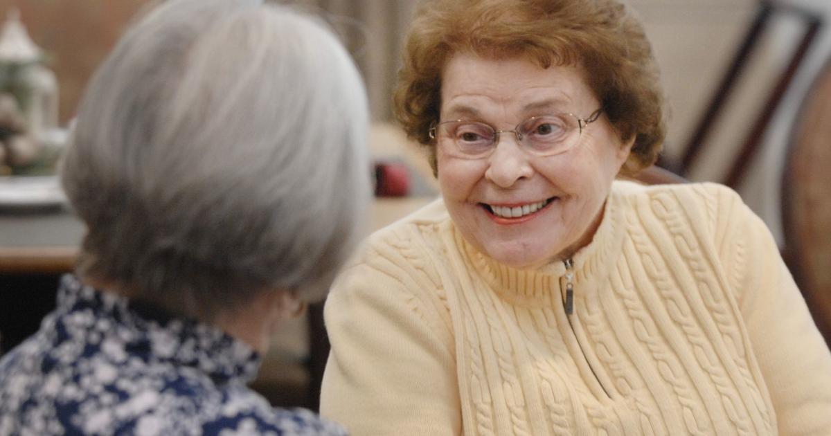 Photos Storyteller John Walsh brings smiles during at Luther Oaks