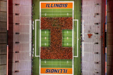 Illinois welcomes its largest freshman class ever in another record enrollment year