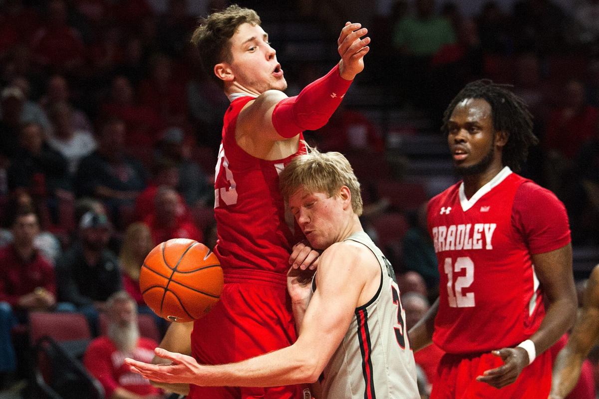Illinois State Basketball Coaching Staff Looking To Go Big With