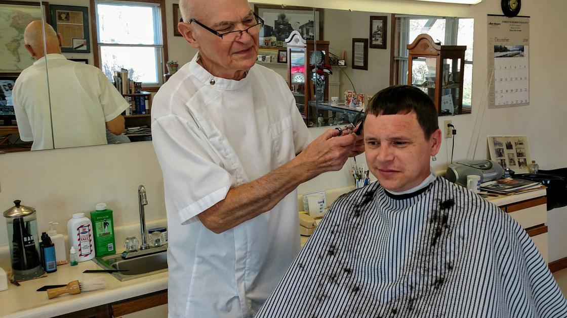Barber On The Cutting Edge State And Regional Pantagraph Com