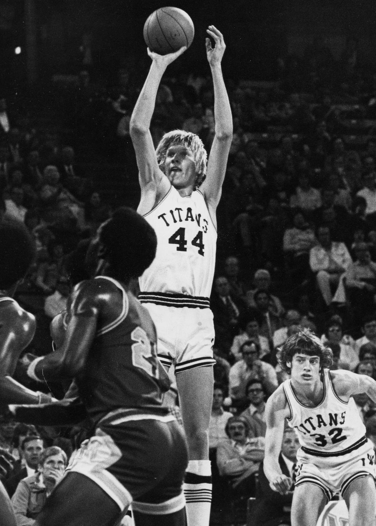 Hall Of Famer And Illinois Wesleyan Grad Jack Sikma To Be Honored