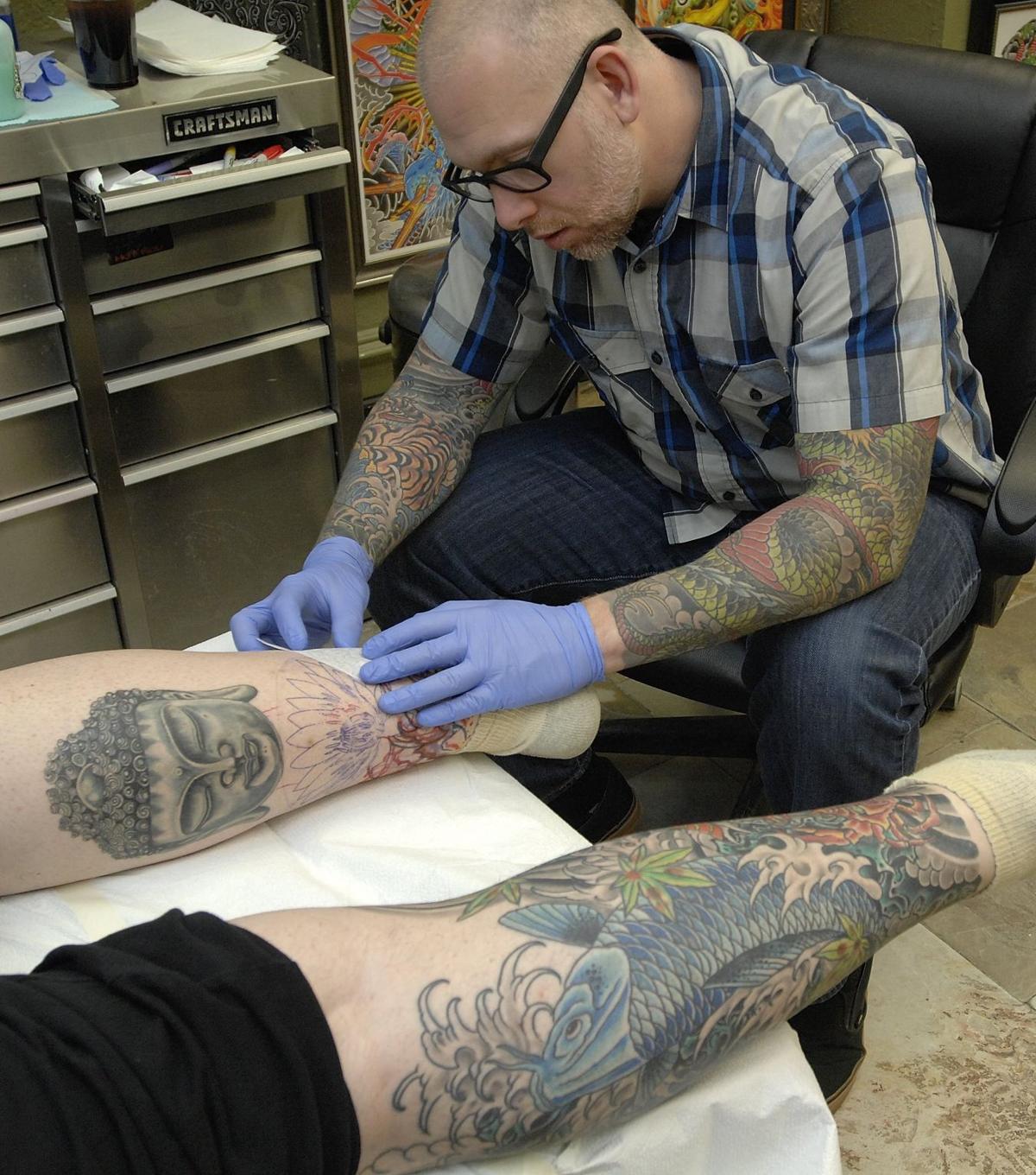 Tattoo Artist Practices Japanese Art Form Lifestyles Pantagraph Com