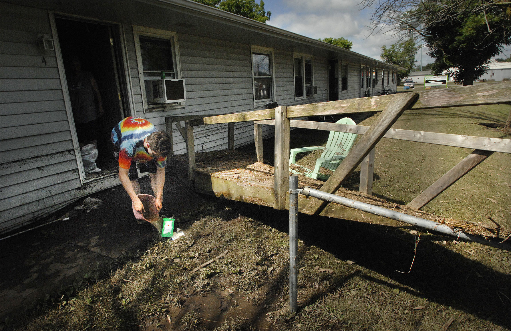 Flooding causes evacuation of Roanoke neighborhoods