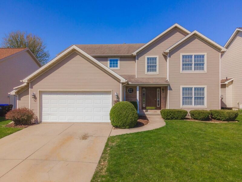 4 Bedroom Home in Bloomington 299,000