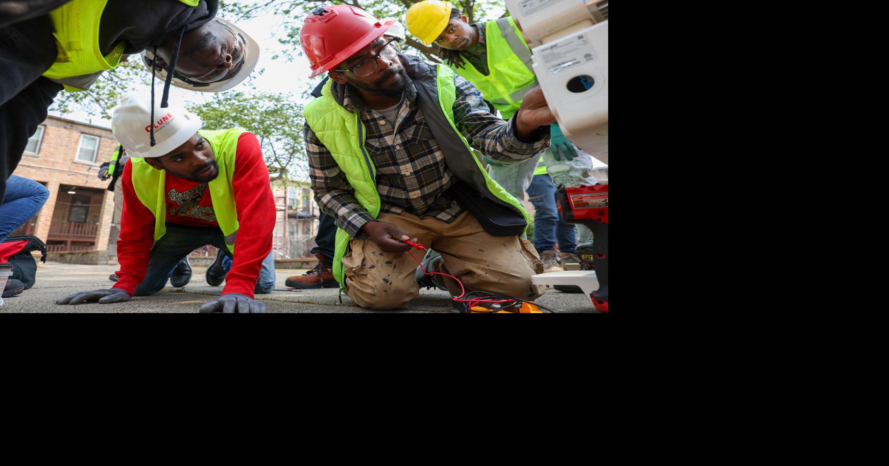 Illinois' clean energy job training offers hope to hundreds