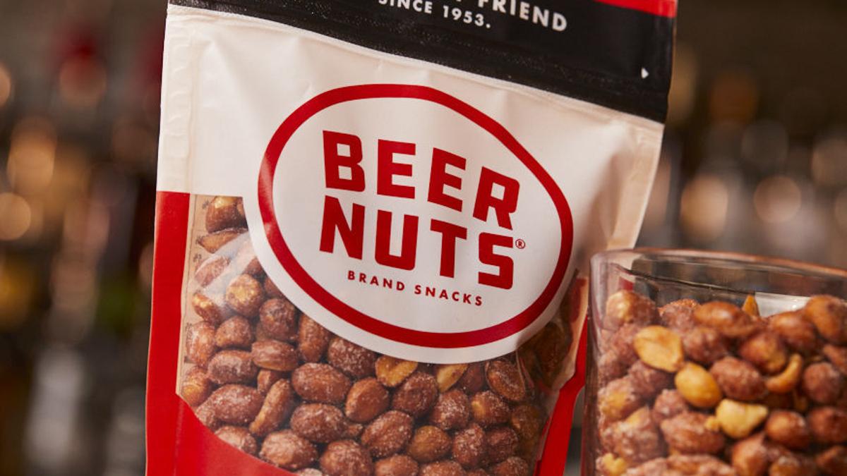 Here S How To Vote For Beer Nuts In The Coolest Thing Made In Illinois Contest Local Business Pantagraph Com
