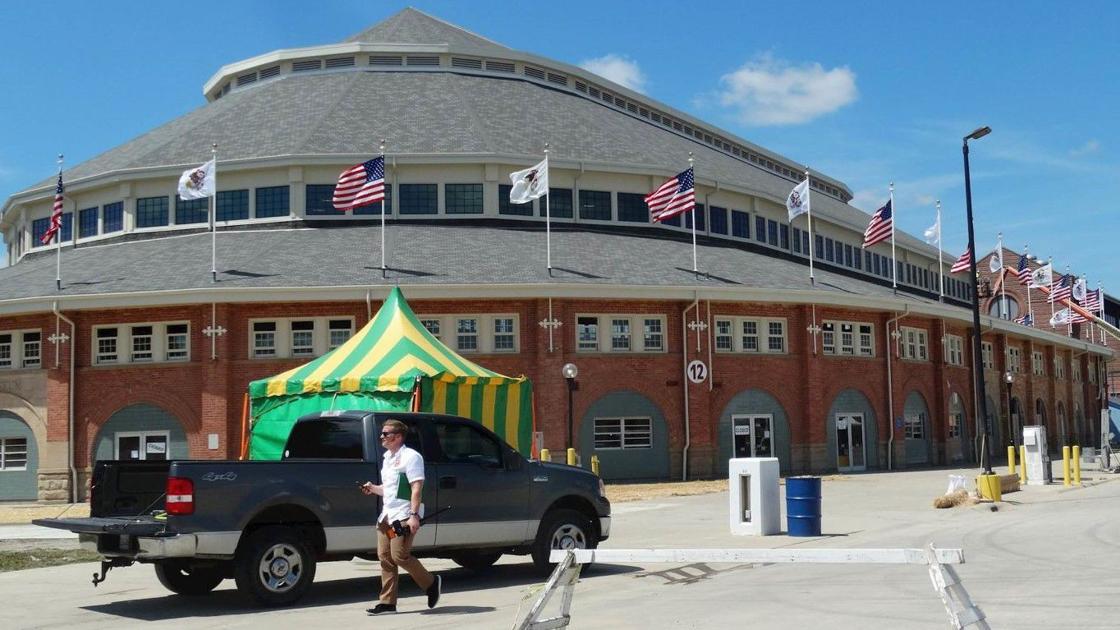 Pritzkers pay $75K for grand champion steer at State Fair | Govt-and-politics | pantagraph.com