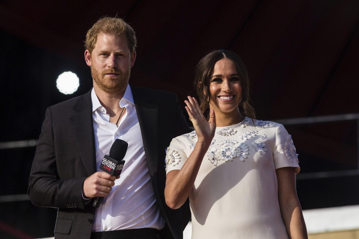 Photos from the coronation, mommy blogger Heather Armstrong dies, and more  top news from the past week