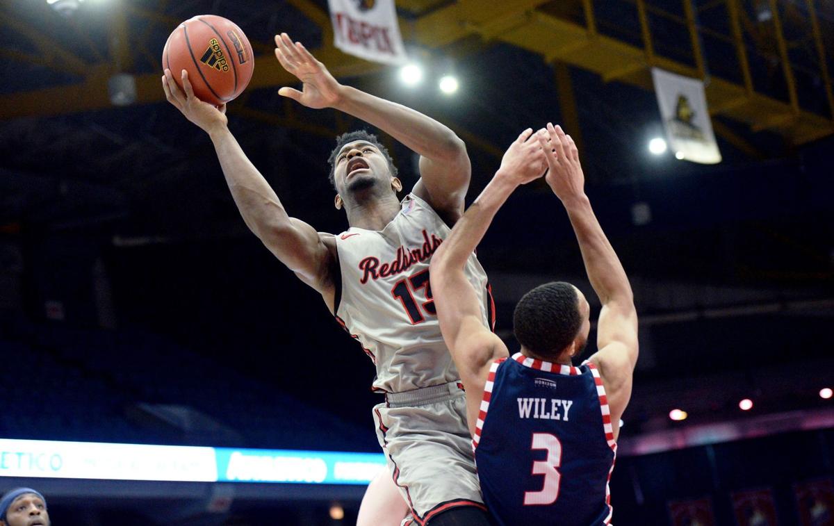 Hot Shooting Uic Rolls To Easy Win Over Redbirds Illinois State