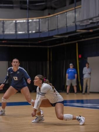 Heartland Volleyball Wins Two of Three in Heartland CC Invite