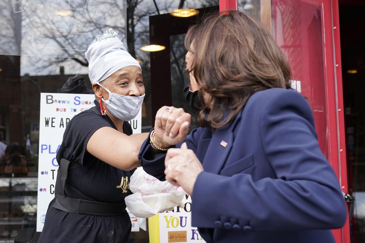 Harris visits Chicago