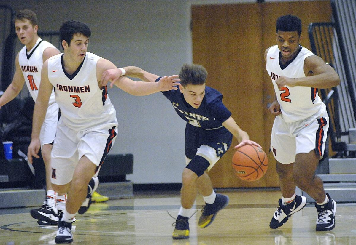 Lance Sebade S 3 Pointer Lifts University High Over Bloomington