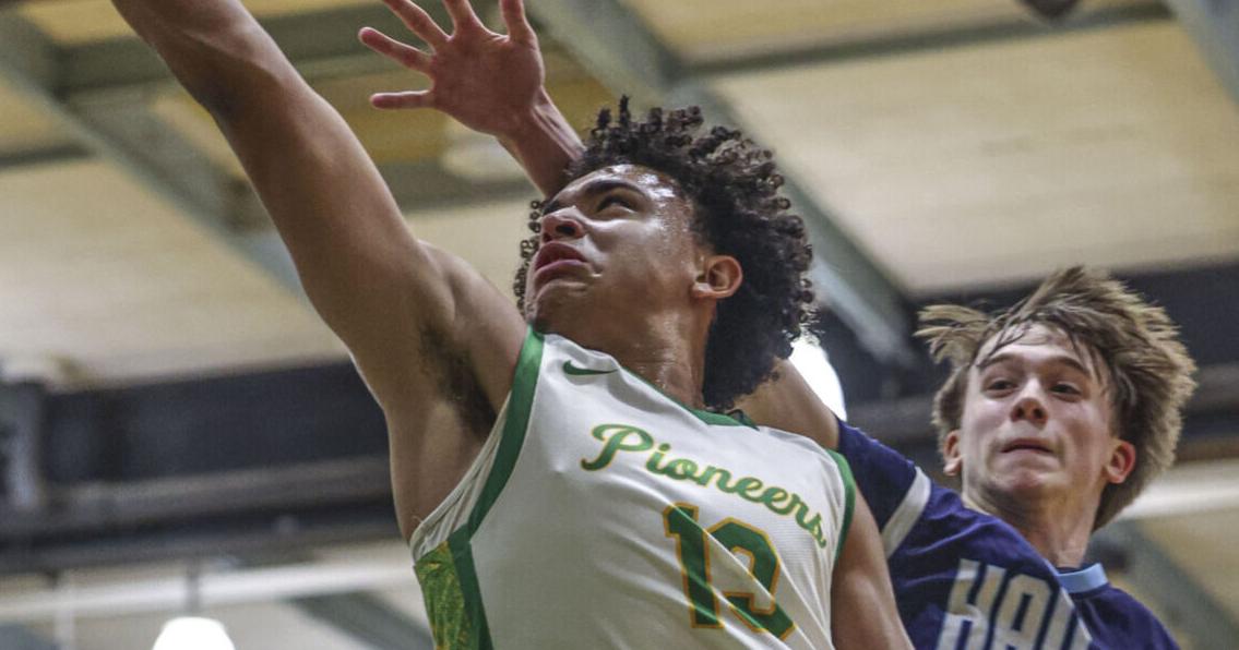 High school sports: University High boys basketball thriving