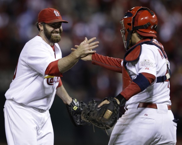 Late rally lifts Rangers over Cardinals in World Series Game 2
