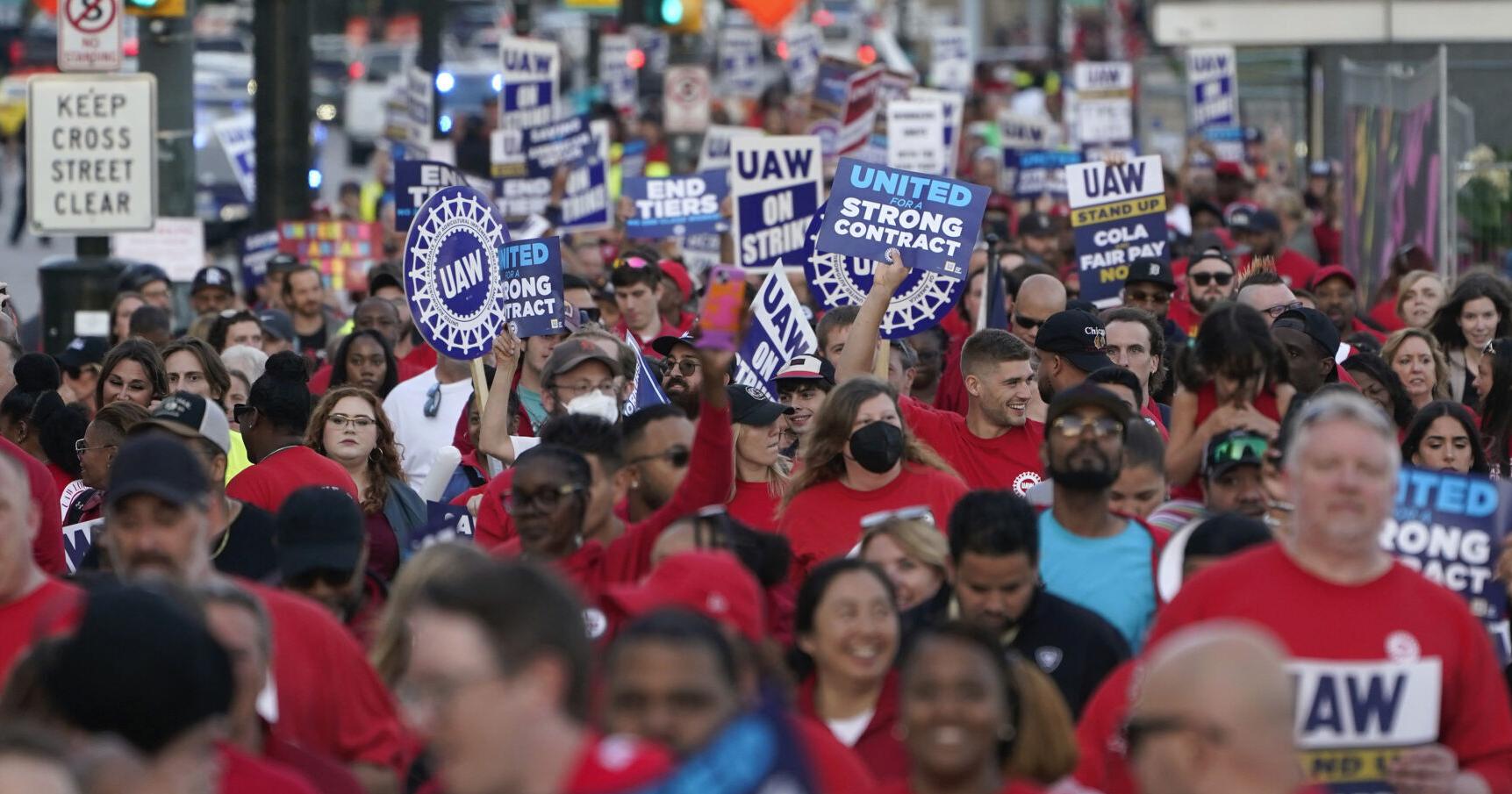 Iran-US prisoner swap update; UAW points to CEO pay; NFL highlights; 'Nun 2' edges 'A Haunting in Venice' - Vimarsana News