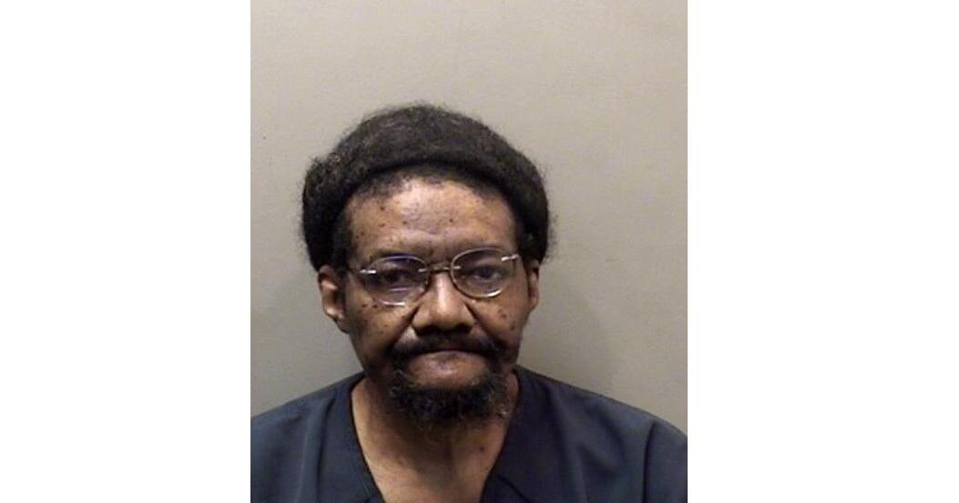 Bloomington man charged with use of weapon by felon