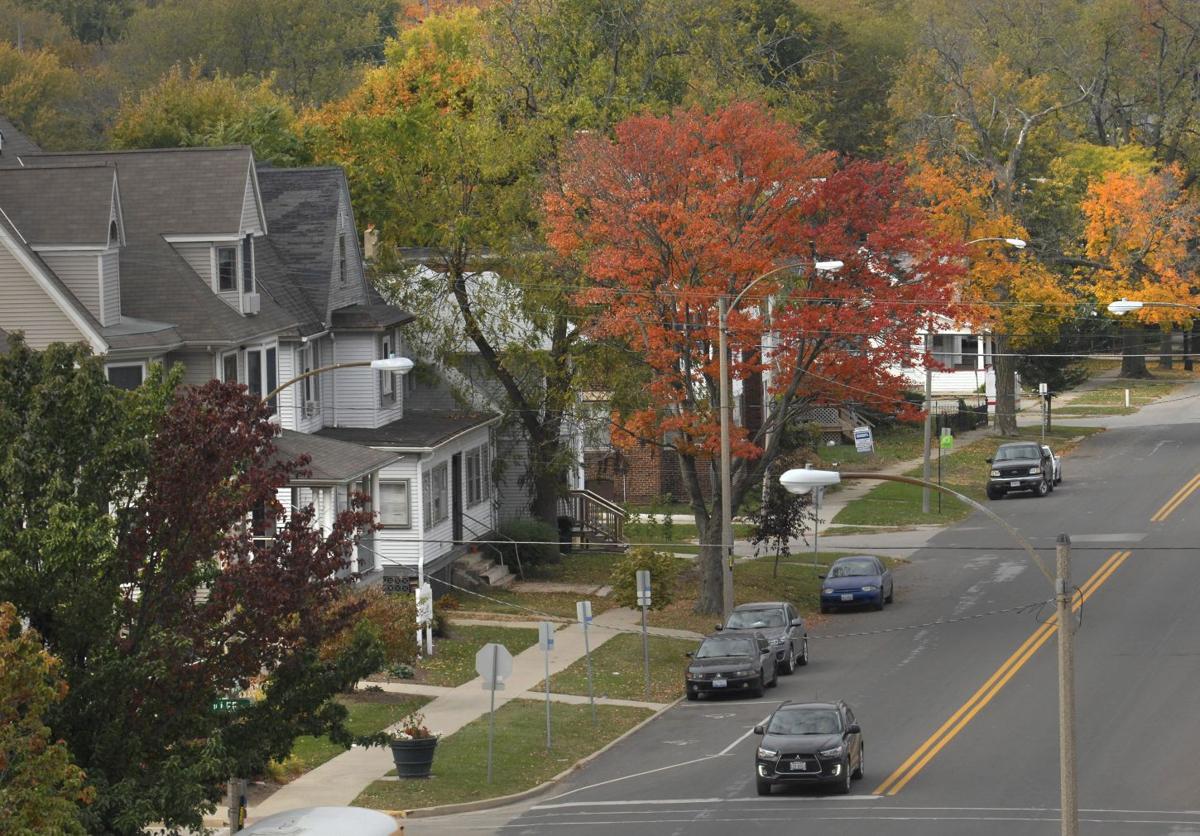 BloomingtonNormal home sales up, but prices down