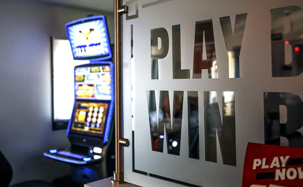020325-blm-loc-gamingmachines1.JPG