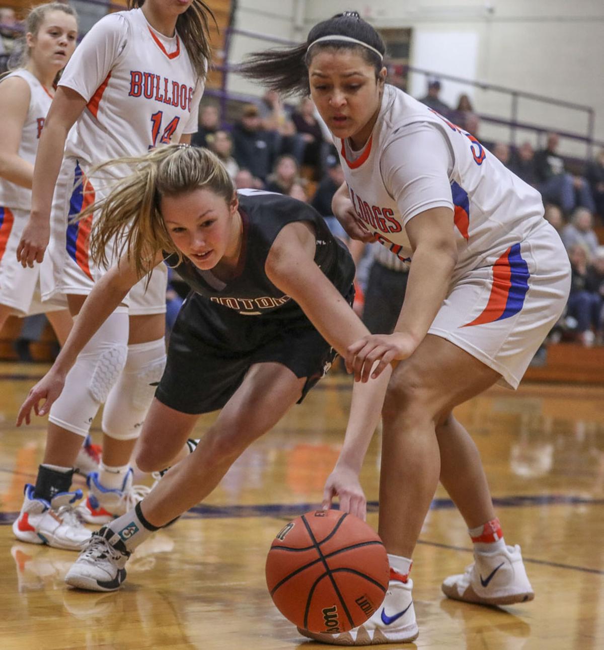Clinton's Mallory Cyrulik will try to balance basketball, volleyball