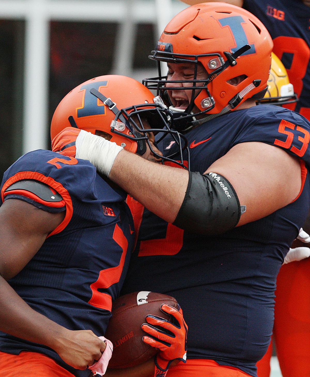 Lineman Nick Allegretti is Illinois' 'Godfather'