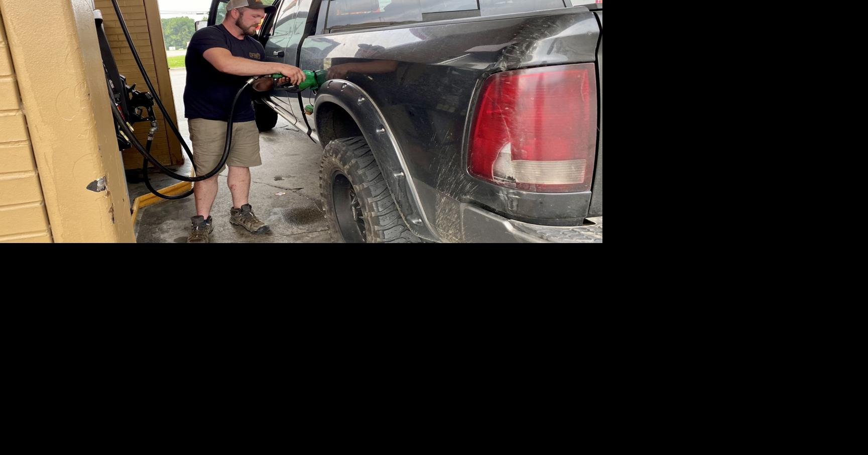 As gas prices fluctuate, BloomingtonNormal drivers adjust