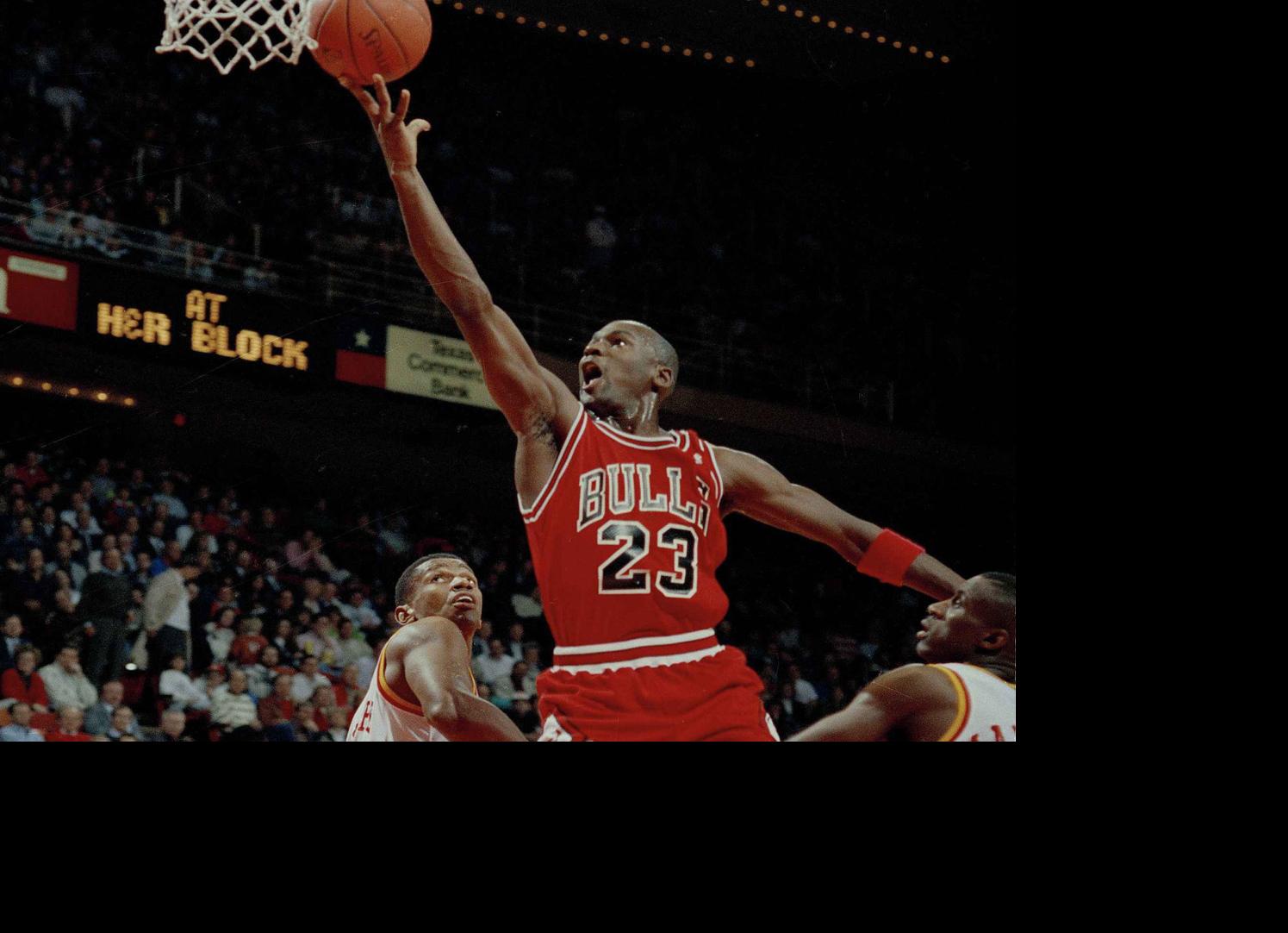 Michael Jordan Pictures: Dunking with the Bulls