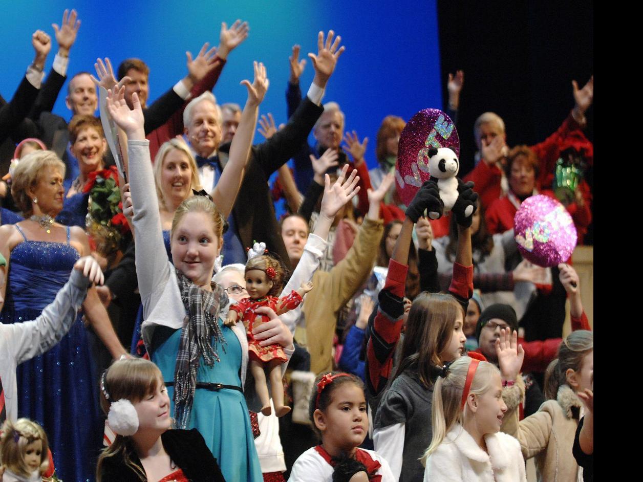 Holiday Spectacular 2022 Bloomingotn Il