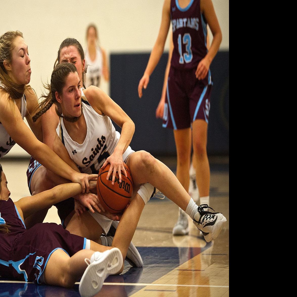 Central Catholic Girls Basketball Completes Undefeated Illini Prairie Title Season High School Basketball Pantagraph Com