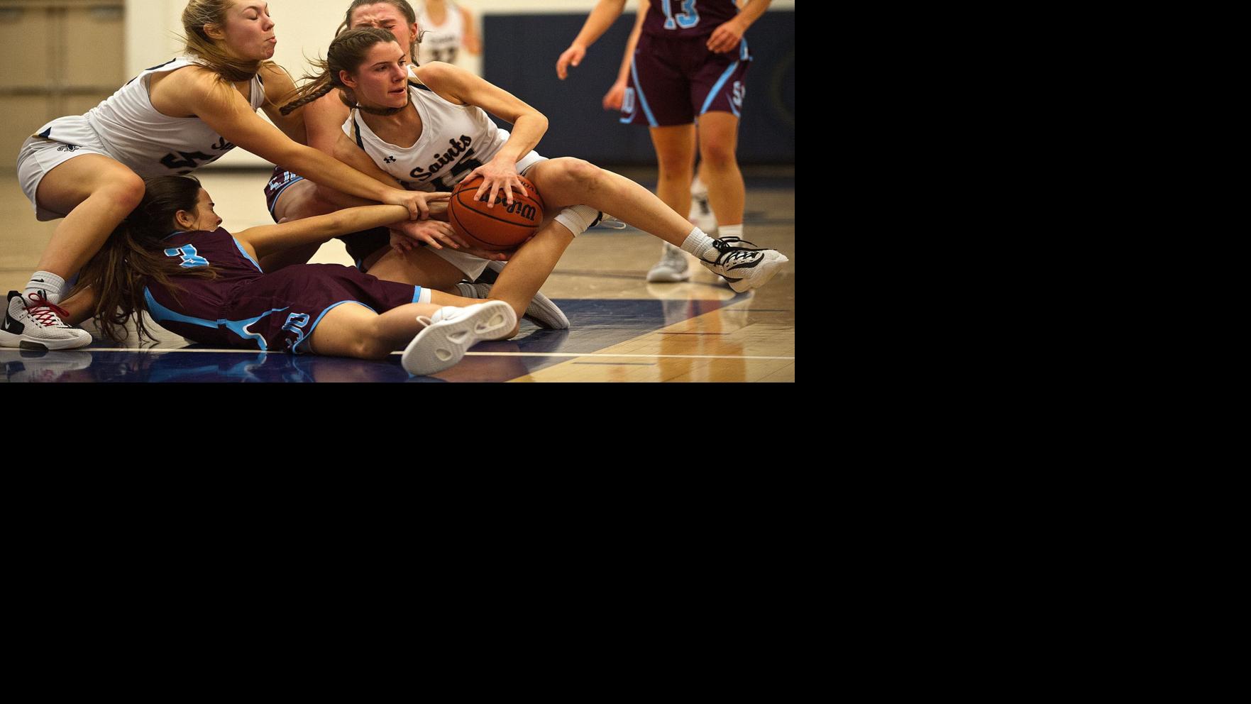 Central Catholic Girls Basketball Completes Undefeated Illini