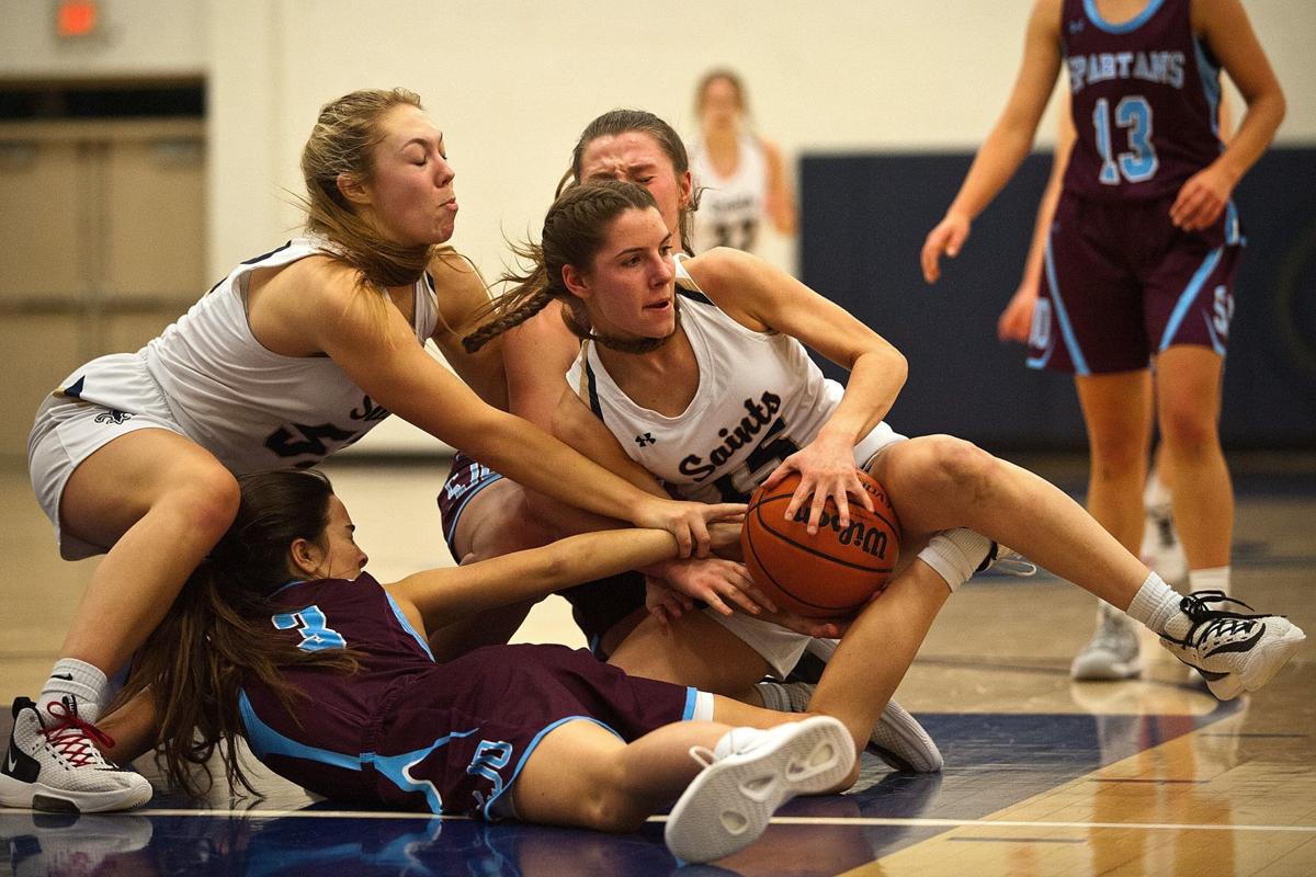 Central Catholic Girls Basketball Completes Undefeated Illini