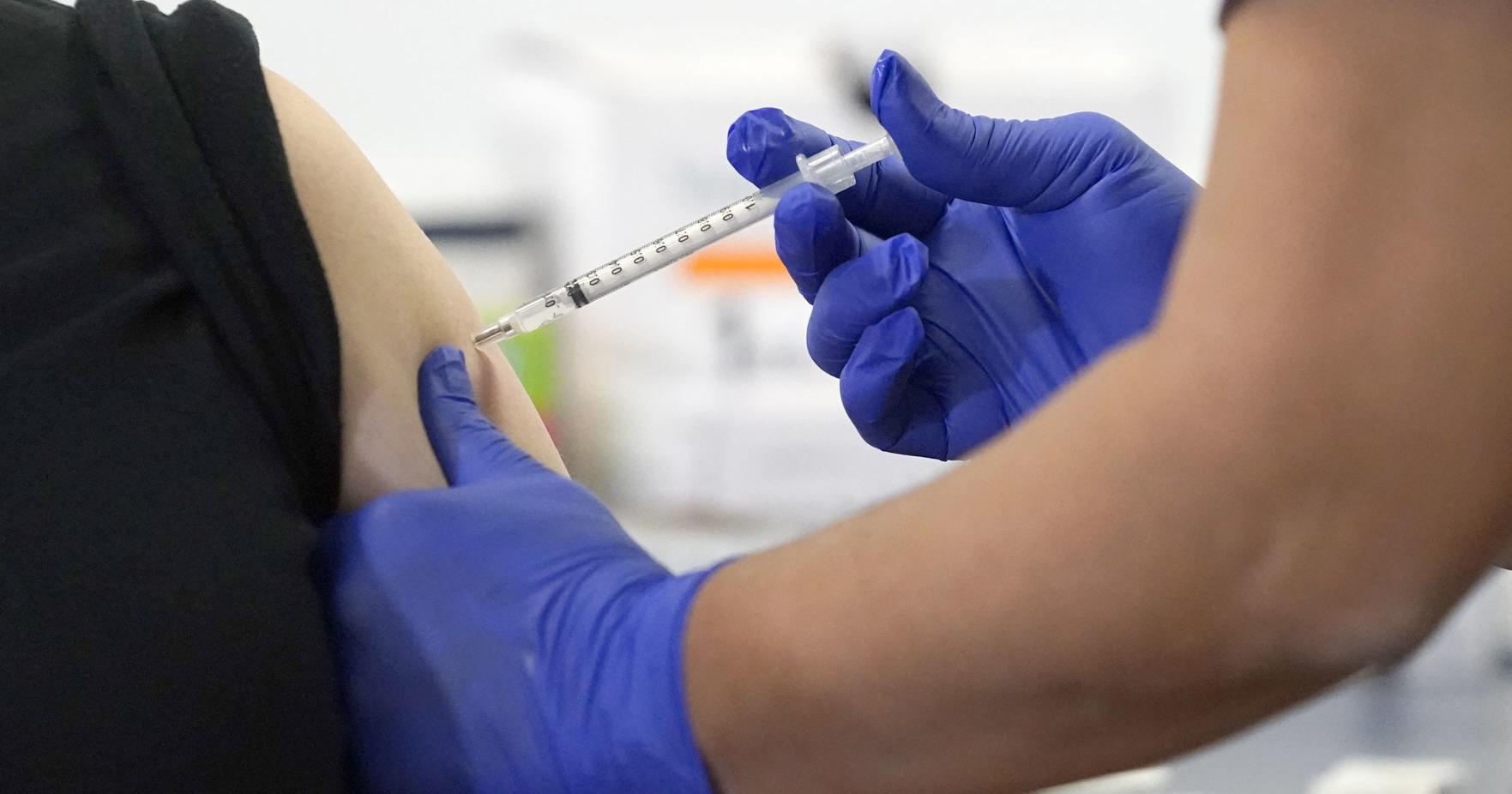 Chicago cites 10 restaurants, 6 other businesses for violating vaccine requirement order