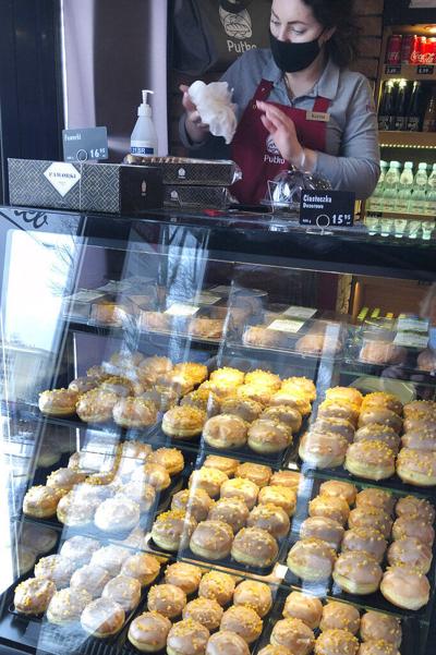 Watch now: Bloomington-Normal readies for Paczki Day, Fat Tuesday | Food and Cooking ...