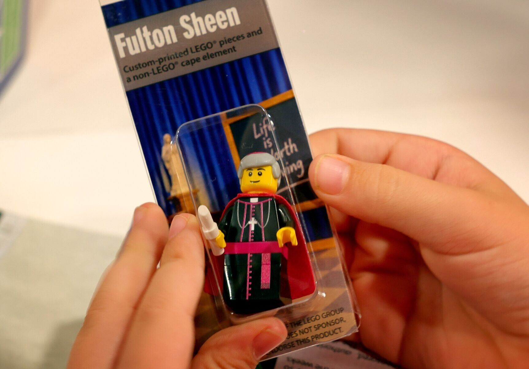 Peoria bishop presents Fulton Sheen relic to Pope Leo